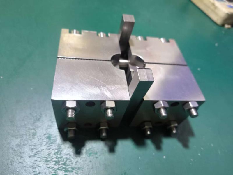 ASTM D6641 高温夹具装配状态